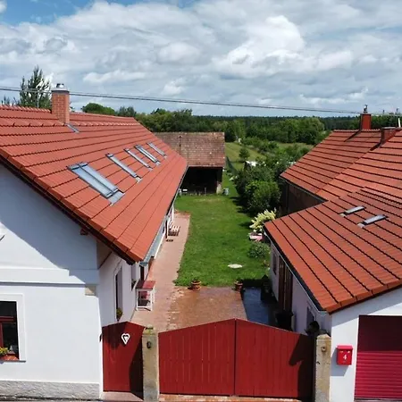 Atelier Lägenhet Bile Vchynice